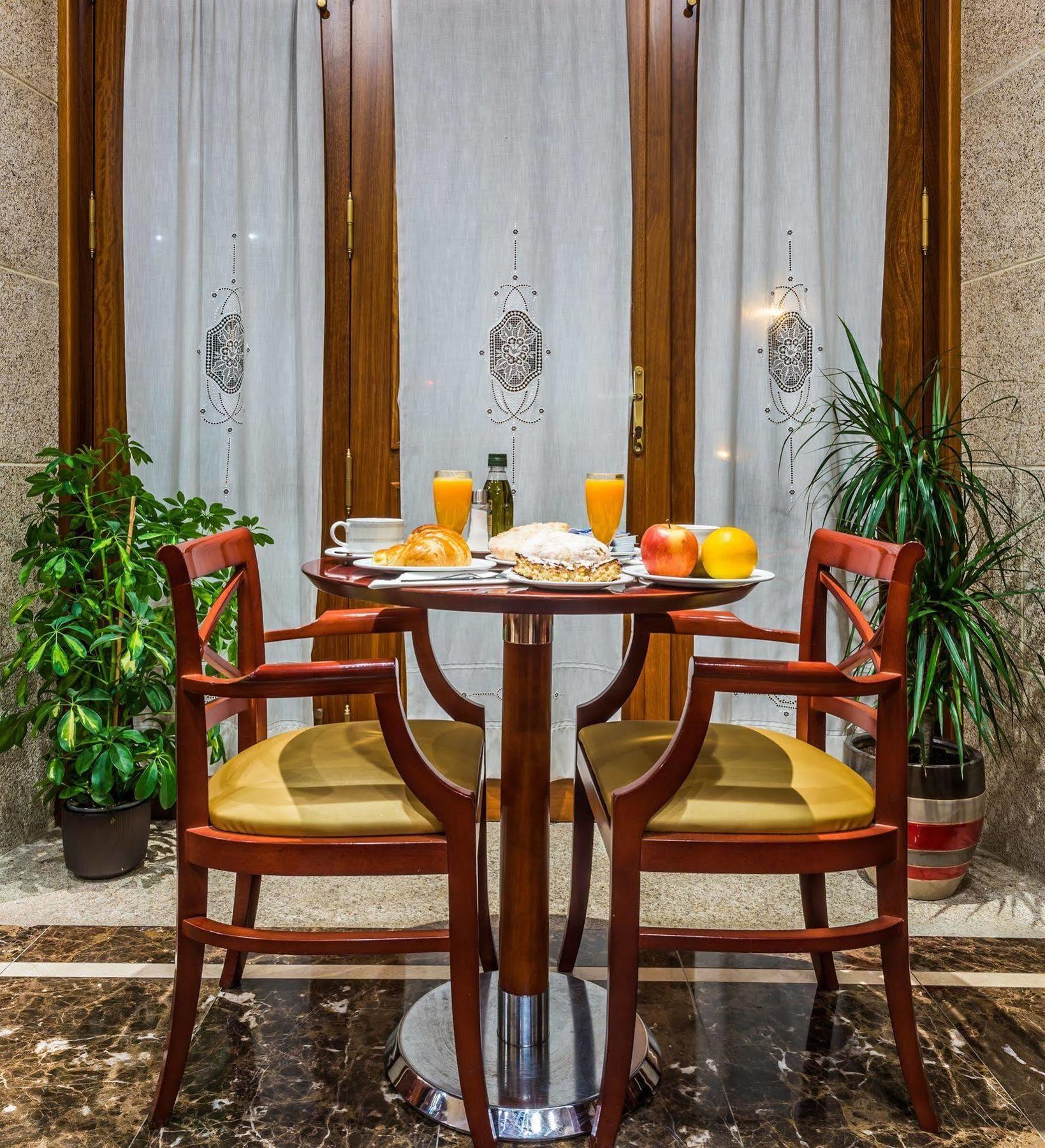 Hotel Herradura Сантяго де Компостела Екстериор снимка